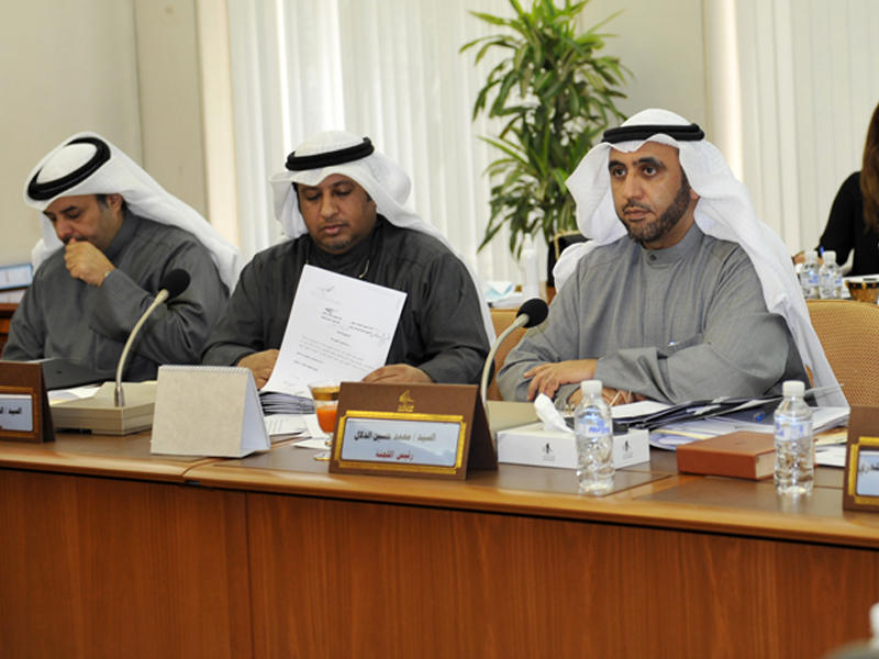 النواب: محمد الدلال والحميدي السبيعي ومبارك الخرينج من اجتماع اللجنة التشريعية اليوم