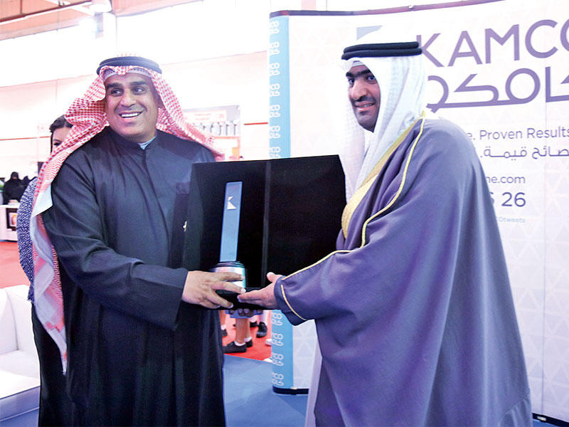 على هامش المعرض