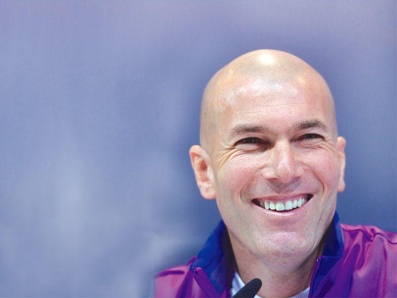  المدير الفني لريال مدريد زين الدين زيدان