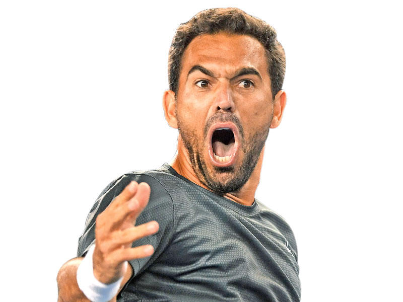 فيكتور إستريا