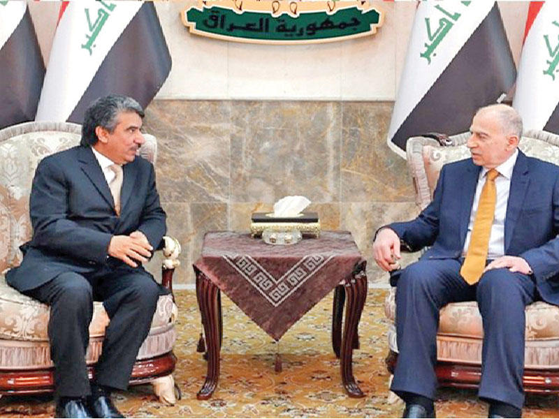 النجيفي مستقبلاً السفير الزمانان