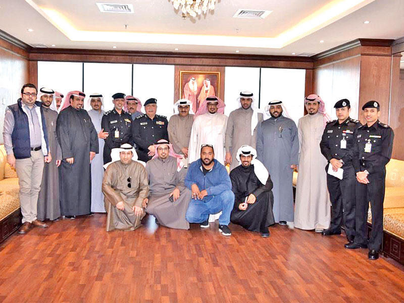 الفهد والحشاش مع الصحافيين