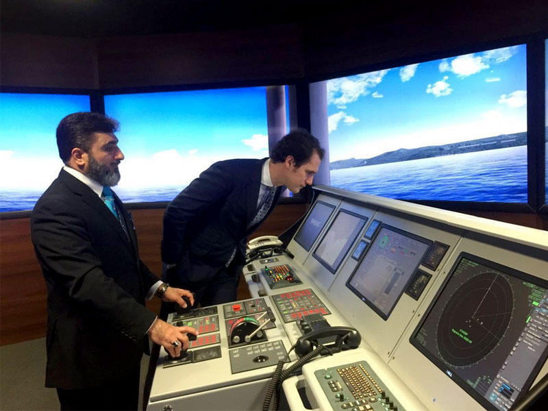 مدير المعهد العالي للاتصالات والملاحة في هيئة التطبيقي منذر الكندري