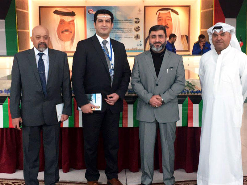  مدير المعهد العالي للاتصالات والملاحة الكويتي بالهيئة العامة للتعليم التطبيقي والتدريب منذر الكندري مع وفد من شركة ناقلات النفط الكويتية 