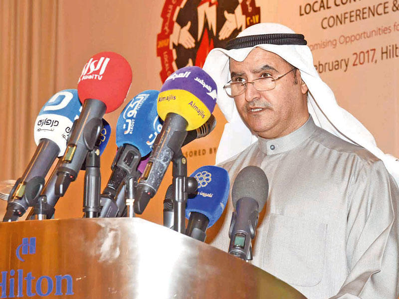 عصام المرزوق متحدثاً خلال المؤتمر