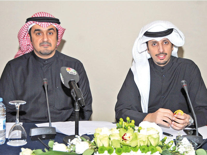 فهد العبدالجليل (يسار) ومحمد الجوعان