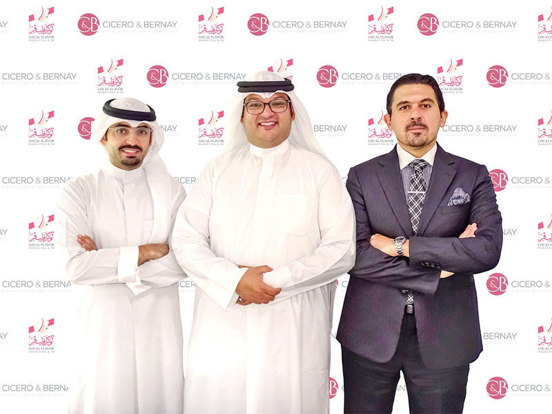 خالد الساير يتوسط عبدالله بوفتين وخالد عيتاني