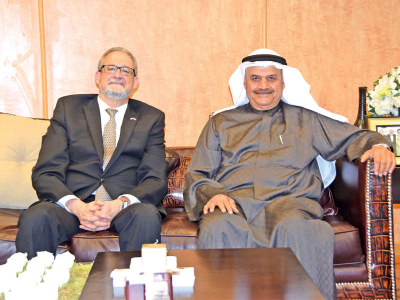 فيصل المطوع مستقبلاً لورانس سيلفرمان