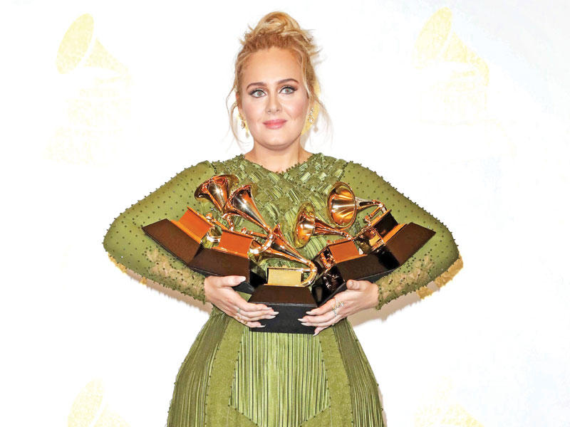 أديل وجوائزها