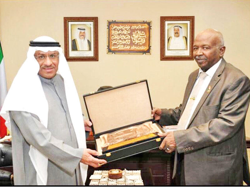 النائب العام مستقبلاً المسؤول القضائي السوداني