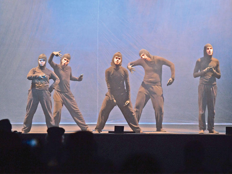 لقطة من عرض «لا أهتم»