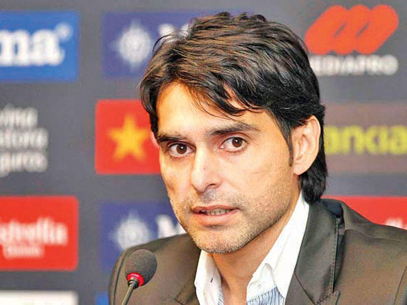 اللاعب الأرجنتيني السابق روبرت أيالا