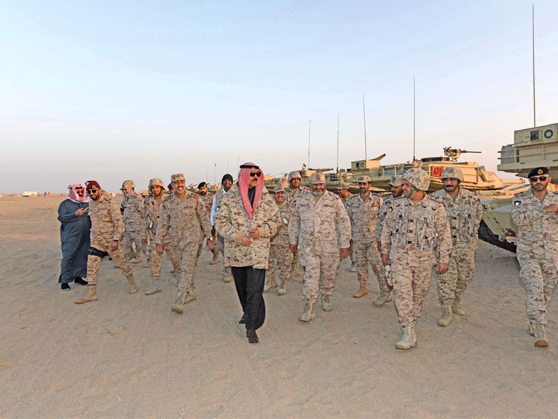 الخالد والنواف والصالح يتفقدون قوة الواجب