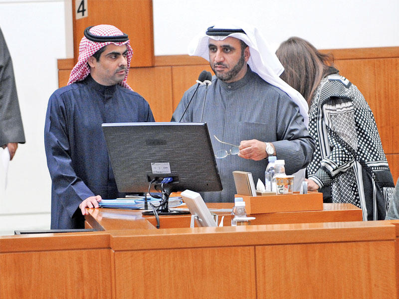 الدلال والعدساني خلال الجلسة