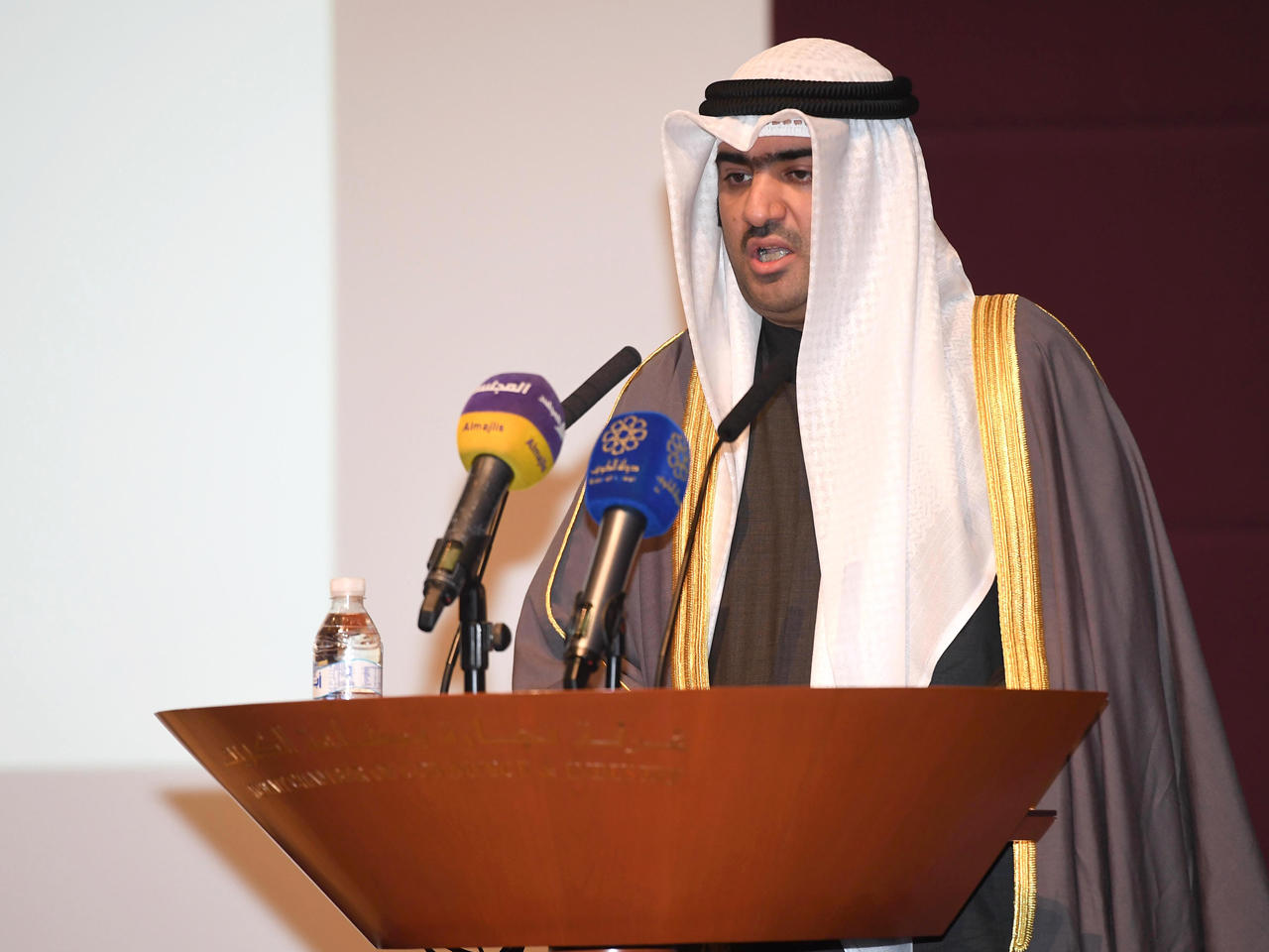 الروضان أثناء المؤتمر المهني الخامس للمحاسبة والمراجعة (نحو مهنة فاعلة)