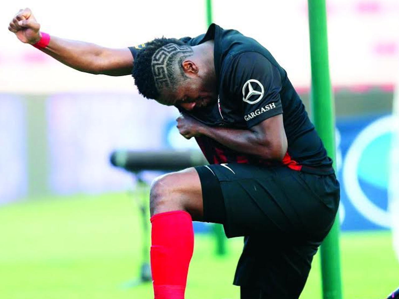 المحترف الغاني في صفوف فريق الأهلي الإماراتي جيان أسامواه