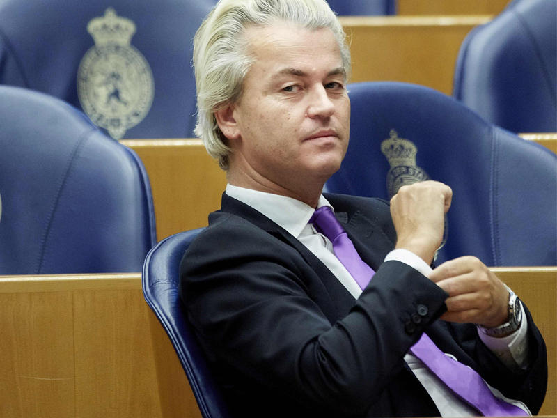 فيلدرز داخل مقر البرلمان الهولندي في لاهاي