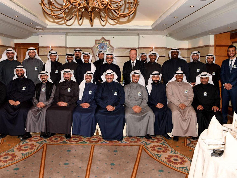 صورة جماعية لموظفي «وربة»