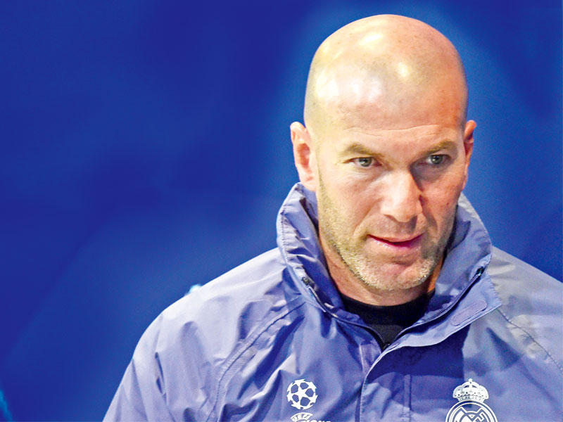  المدير الفني لفريق ريال مدريد زين الدين زيدان