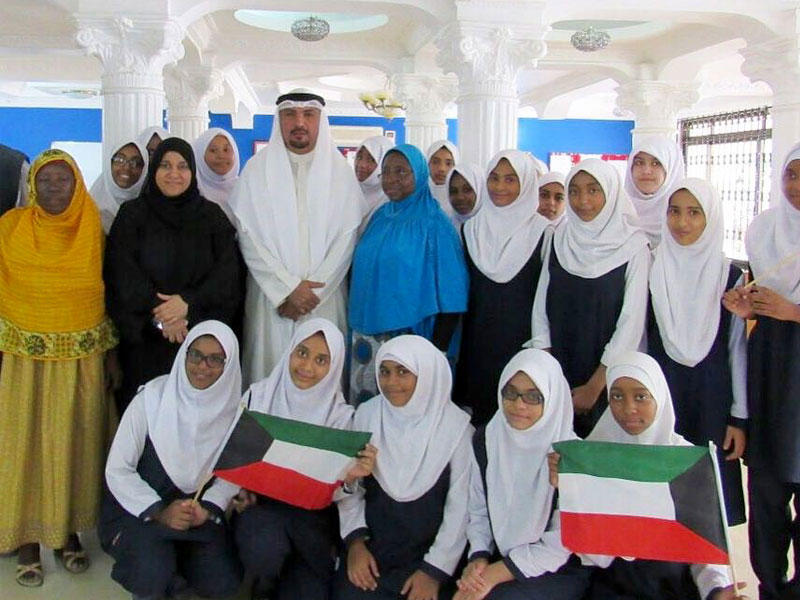 تجهيز احدى المدارس الثانوية في تنزانيا ضمن مبادرة (مختبر علوم لكل مدرسة)