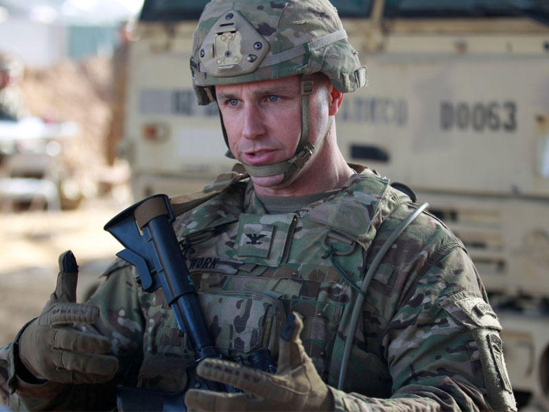 القائد الأميركي آمر اللواء الثاني في الفرقة 82 المحمولة جواً الكولونيل باتريك وورك