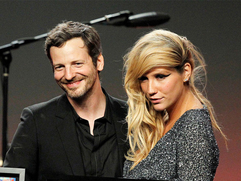 مغنية البوب كيشا - المنتج الموسيقي دكتور لوك 