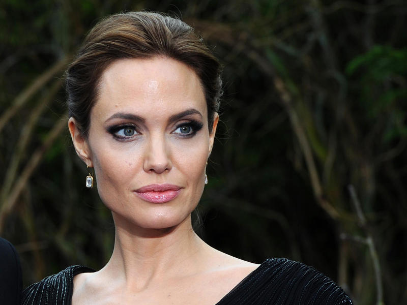  النجمة الأميركية أنجلينا جولي 