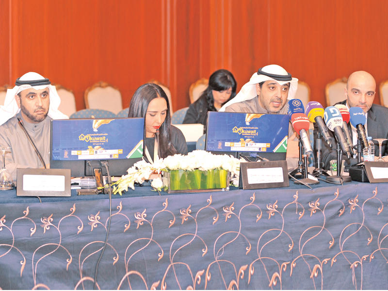 العبدالله متحدثاً في افتتاح الملتقى (تصوير عبدالله الخلف)