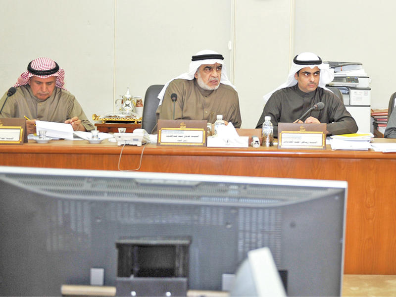 لجنة الميزانيات والحساب الختامي البرلمانية برئاسة النائب عدنان عبدالصمد