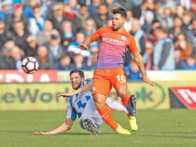 جانب من لقاء السيتي وهادرسفيلد