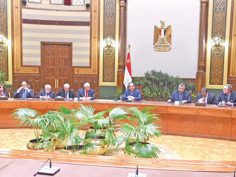 الرئيس المصري خلال اجتماع مع الوفد الأميركي أمس