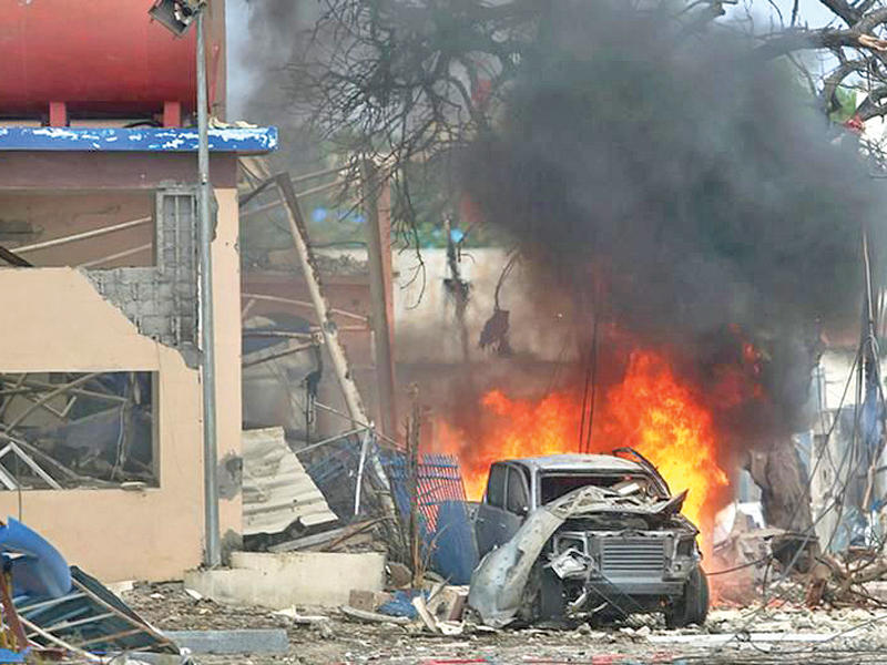 اثار أنفجار السيارة المفخخة