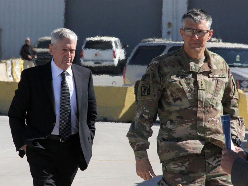 وزير الدفاع الاميركي جيمس ماتيس لدى وصوله بغداد