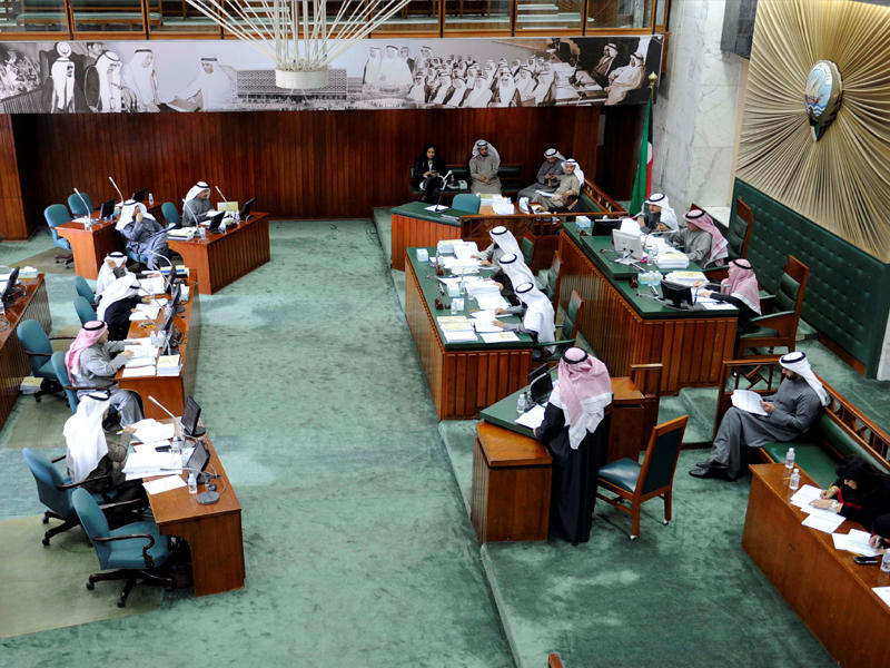 جانب من جلسة المجلس البلدي أمس