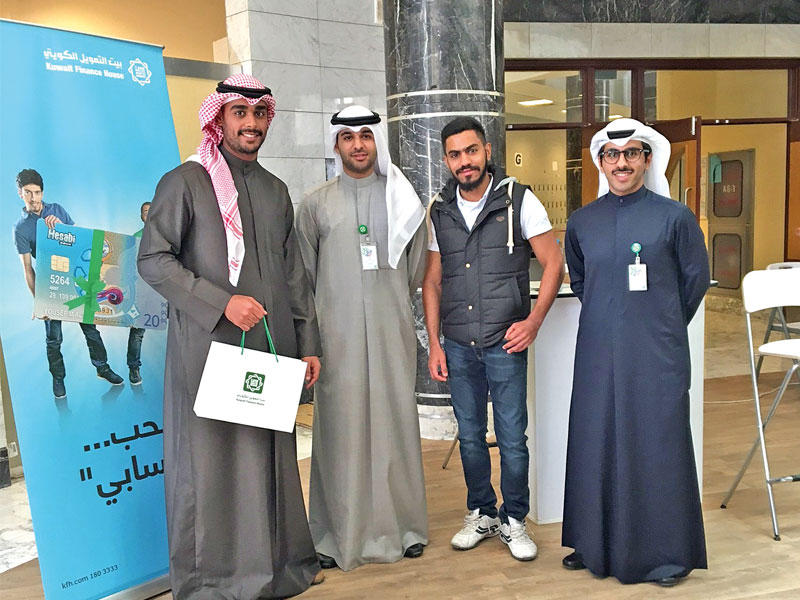 جانب من مشاركة «بيتك» وتوزيع جوائز المسابقات