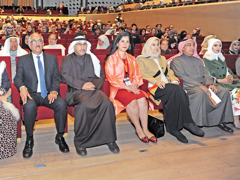 الفارس والشيخة انتصار العلي في احتفالية «بريق» أمس