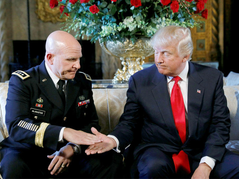  الرئيس الأميركي دونالد ترامب و الجنرال هربرت ماكماستر