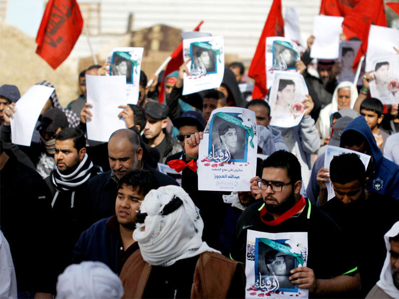 المشيعين رددوا هتافات مناهضة للحكومة