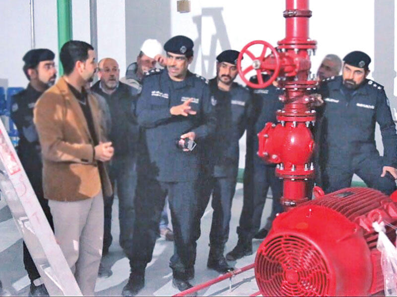 العجمي متفقداً معدات السلامة بالمشروع