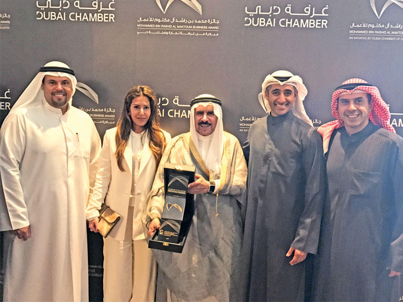 مساعد الساير يتسلم جائزة الشيخ محمد بن راشد آل مكتوم