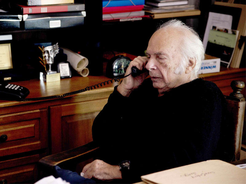 المخرج السينمائي اليوناني نيكوس كوندوروس