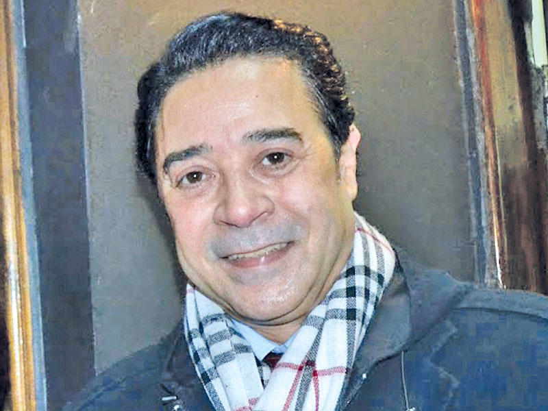 الفنان المصري مدحت صالح