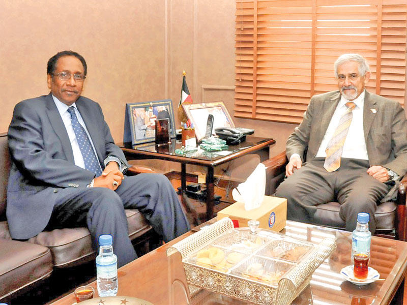 الساير أثناء لقائه سفير جيبوتي