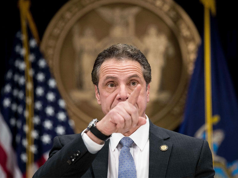 حاكم ولاية نيويورك اندرو كيومو