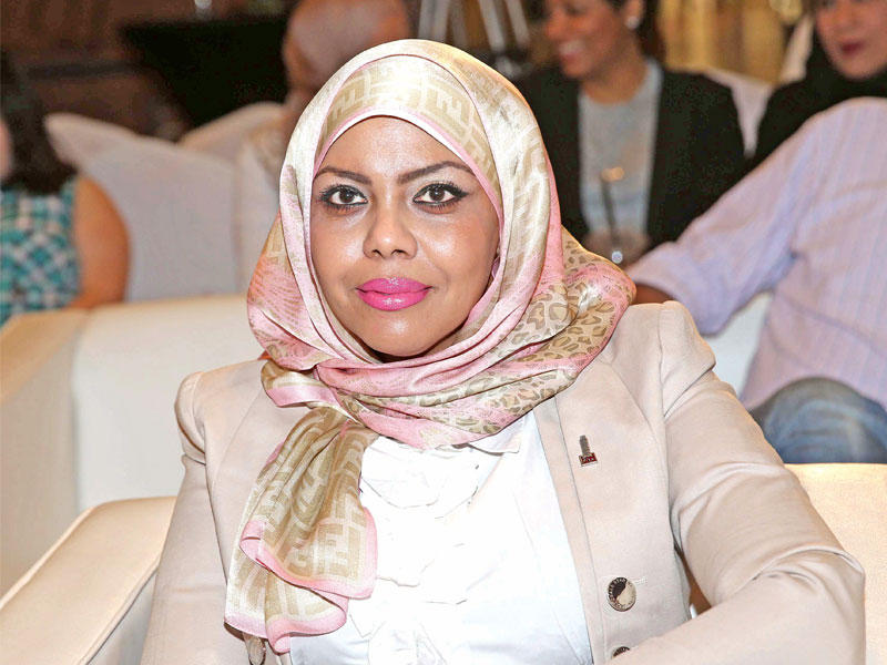 الكاتبة أمل الرندي