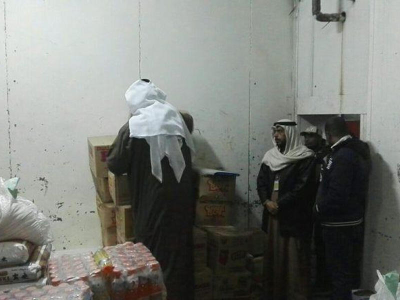 أحدي الحملات التي قامت بها مراقبة النظافة العامة بفرع بلدية محافظة العاصمة في أسواق المباركية