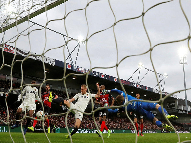 غليك نجم موناكو يحرز هدفه في مرمى غانغان