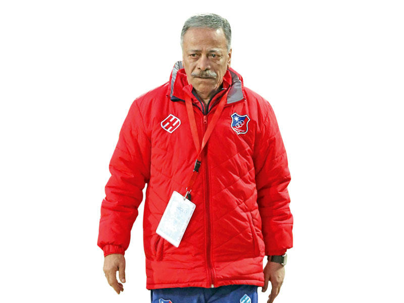 مدرب فريق الكويت لكرة القدم محمد عبدالله