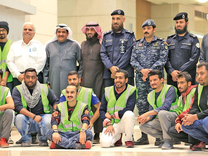 فريق المتطوعين المشاركين في الأعياد الوطنية