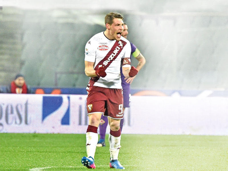 بيلوتي نجم تورينو يحتفل بهدفه أمام فيورنتينا